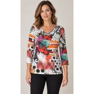 Tricotto Womens Wearable Art Floral Print V-Neck 3/4 Sleeve Top Style XS